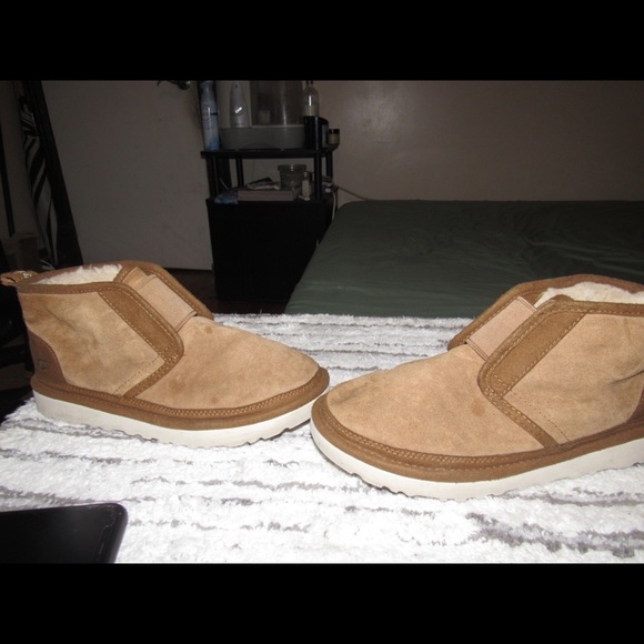 Men’s Ugg’s - Picture 3 of 3